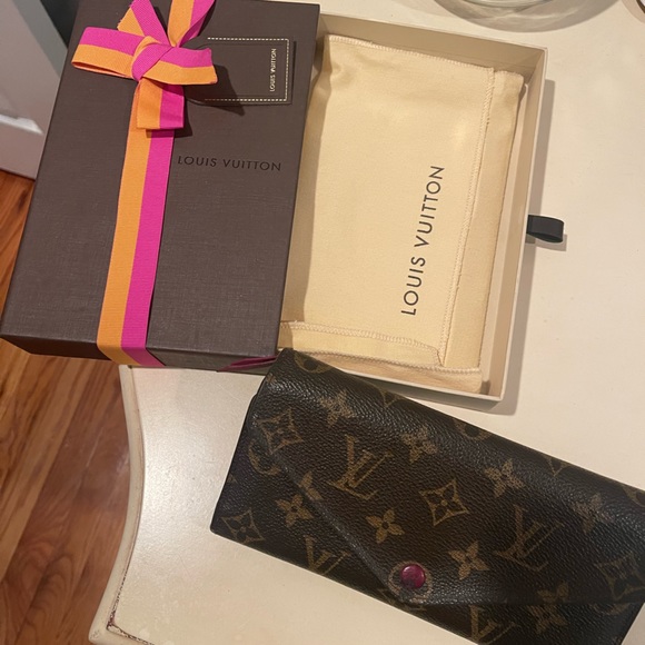 Louis Vuitton Wallet - Picture 8 of 11